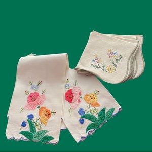 6 Vintage linen napkins